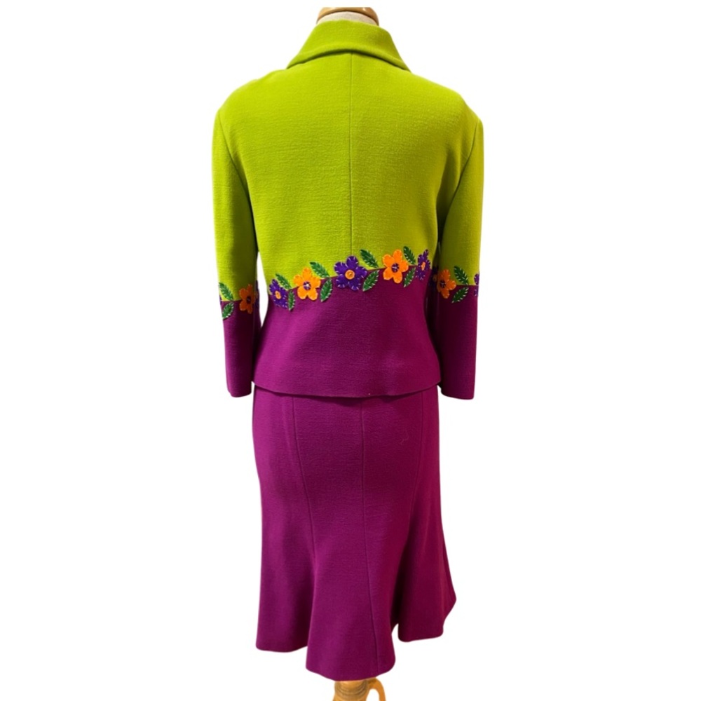 MOSCHINO Cheap and Chic Chartreuse Violet Wool Crepe 2pc Suit Flowers 10 New - Picture 2 of 9